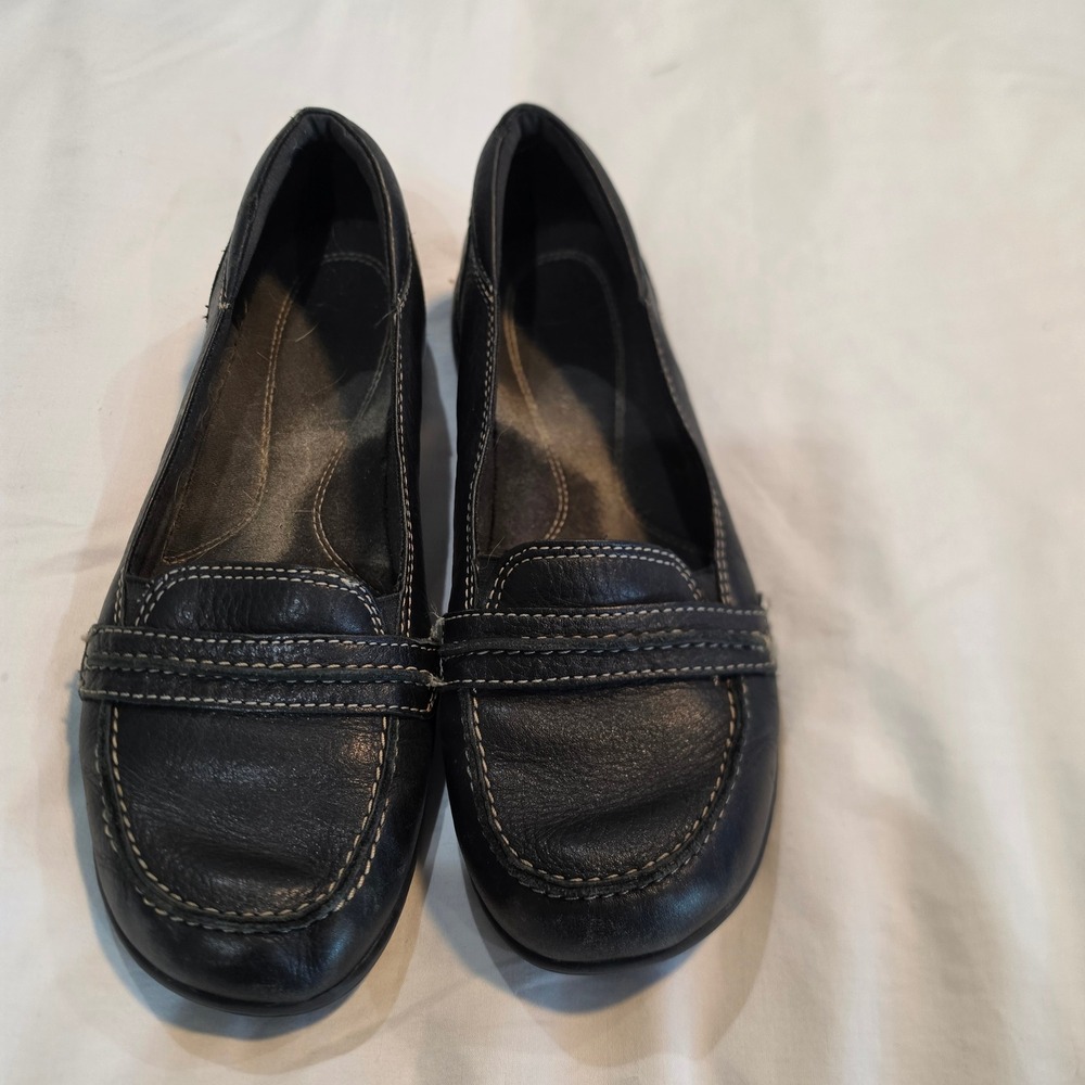 Clarks Loafers Women 9M Black Excellent Leather Contrast Stitching Flats 67039